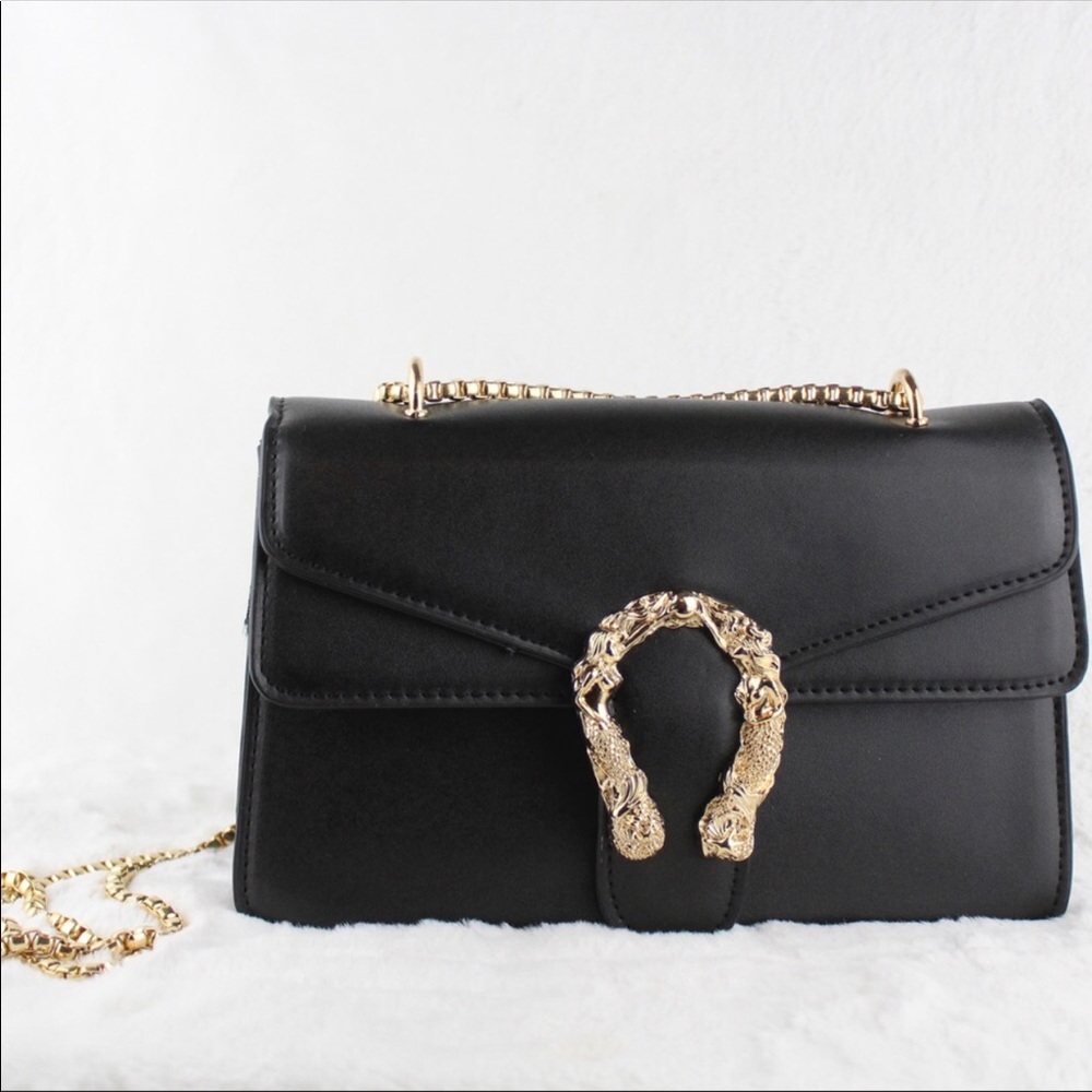 🆕 Bella Crossbody Bag in Black